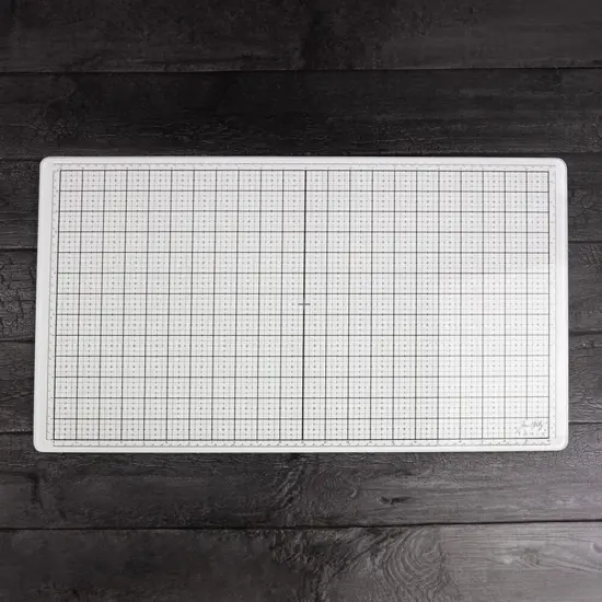 Tim Holtz Glass Studio Mat 23.75"X14.25"-White {7}