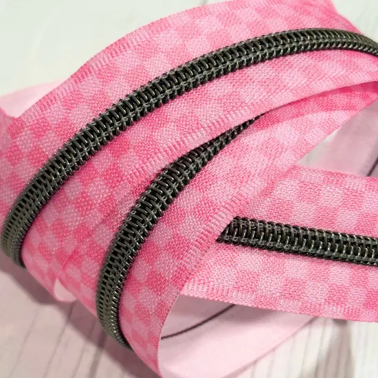 Tonal Check tape with gunmetal teeth Pink {1}