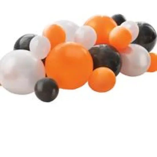 Halloween Balloon Garland Table Runner with Foil Confetti Cutouts {1}