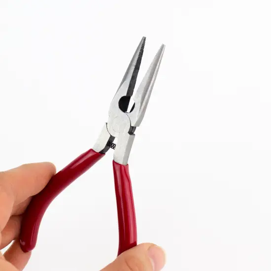 Needle Nose Pliers with Side Cutter {4}
