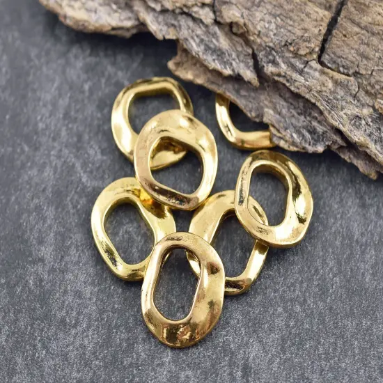 *20* 16x15mm Antique Gold Hammered Links {4}