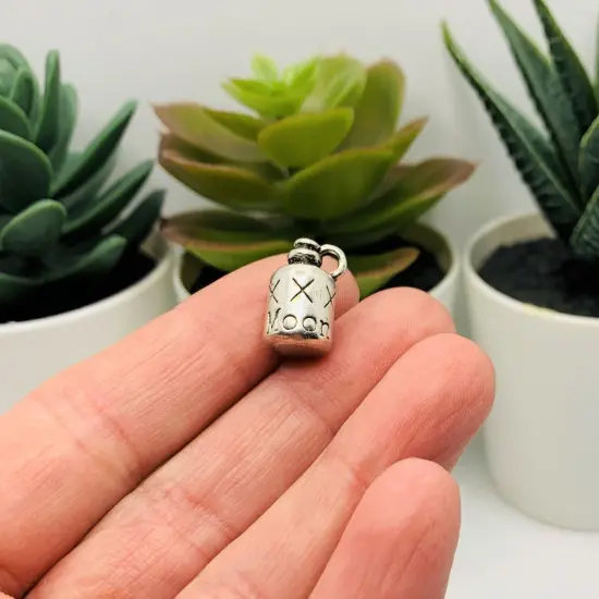 Moonshine XXX 3D Jugs, 16x9mm {2}