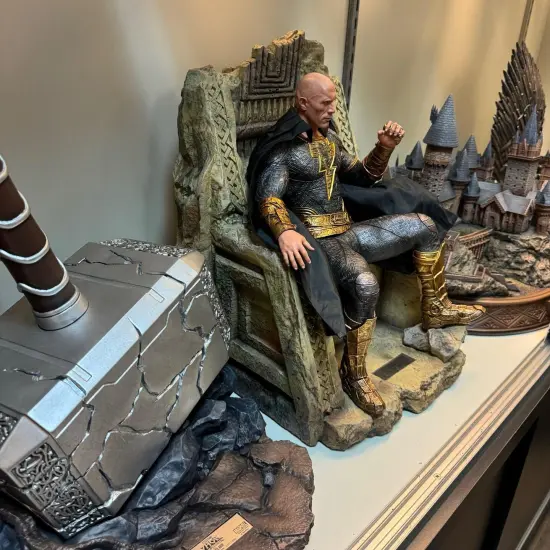 Black Adam Master CraftTable Top Statue {3}