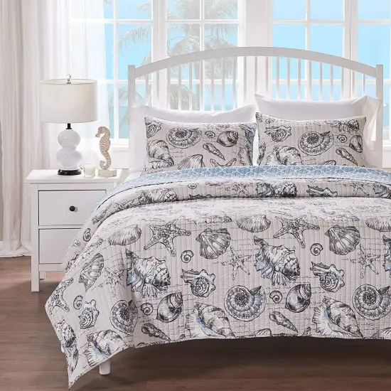 Oversized 3-Piece Microfiber Coastal Quilt Set with Beach Shells and Reversible Design {1}