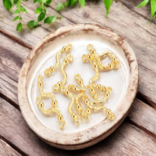 *50* 22x9mm Antique Gold Curved Connector Bars {6}