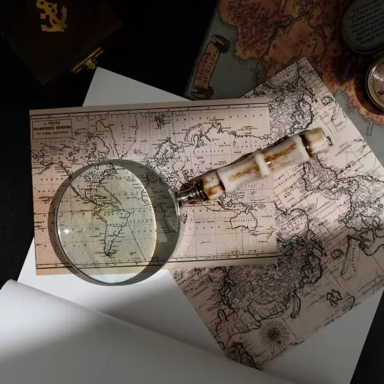 Magnifying Glass With Resin Handle {1}