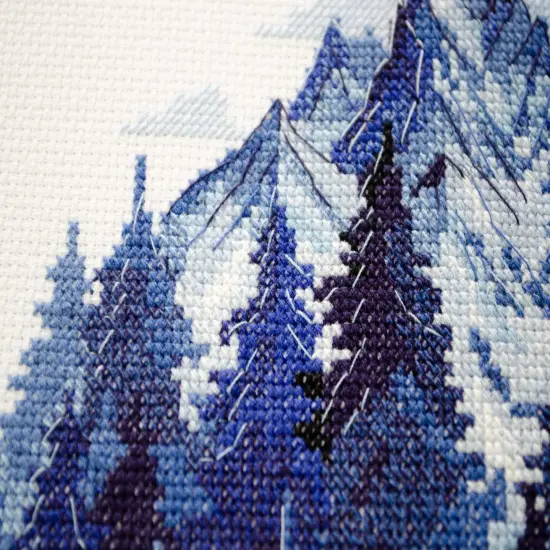 Counted Cross-stitch kit - Silver land {4}