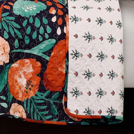 3-Piece Cotton Quilt Set with Floral Print and Reversible Design Bedding for Summer Nights {3}