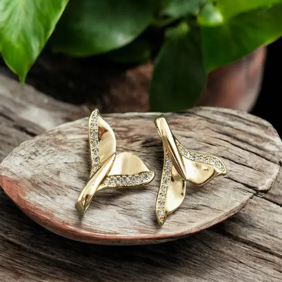 *5* 15x16mm 18k Gold Plated Micro Pave Cubic Zirconia Whale Tail Charms {1}