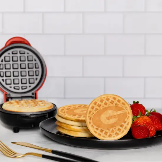 Uncanny Brands Georgia Bulldogs Mini Waffle Maker {2}