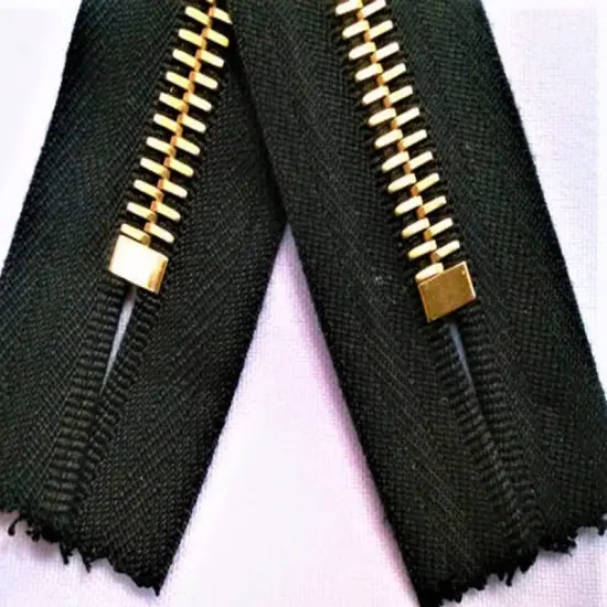 Zipper &ndash; Black 7" 8MM Brass Teeth Closed Bottom {3}