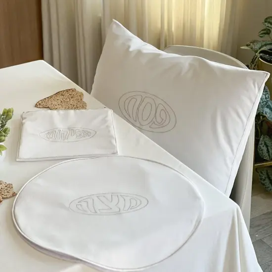 Corduroy Seder Set Gold {1}