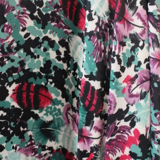 1 Yard Feather Print Spandex Fabric Four Way Stretch Activewear Swimwear Costume Leggings Material 58/60 Inch Width {4}