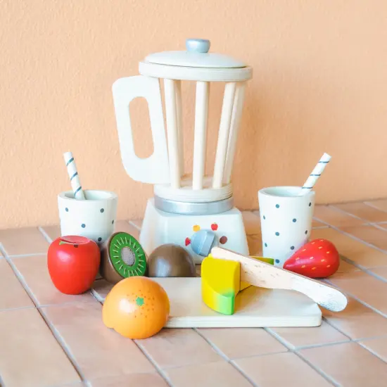 New Classic Toys Smoothie Maker {5}