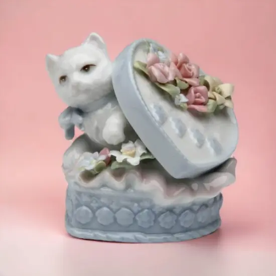 Ceramic Kitten In Heart Box Figurine, Home D&eacute;cor, Gift for Her, Gift for Mom, Kitchen D&eacute;cor, Cat Lovers Gift, Pet Loss Gift {2}
