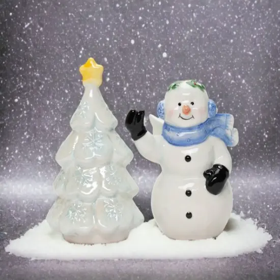 Hand Painted Ceramic Snowman & Christmas Tree Salt & Pepper Shakers, Home D&eacute;cor, Gift for Her, Gift for Mom, Kitchen D&eacute;cor {1}