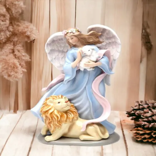 Ceramic Angel with Lion and Sheep Music Box, Religious D&eacute;cor, Religious Gift, Church D&eacute;cor, Church Gift, Baptism Gift {1}