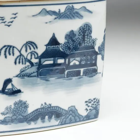 AA Importing 59756 7.5 Inch Blue & White Rectangular Jar {3}