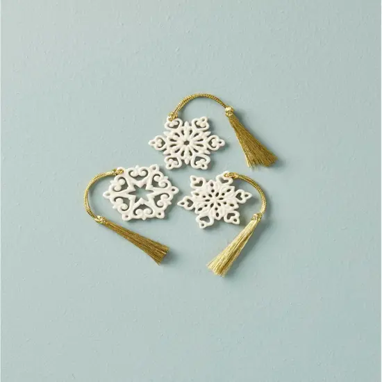 Mini Snowflake 3-Piece Ornament Set {3}