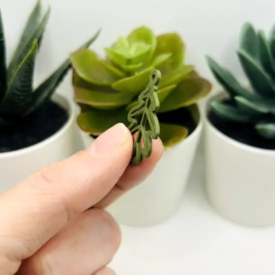 1, 4, or 20 Pieces: Green Oak Leaf Charms {4}