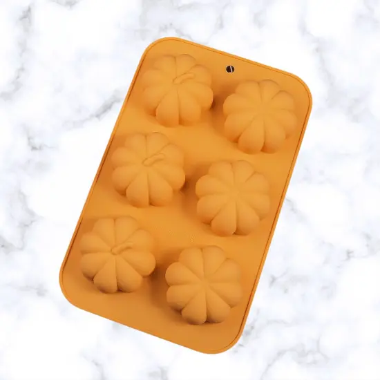 Pumpkin Cocoa Bombs {4}