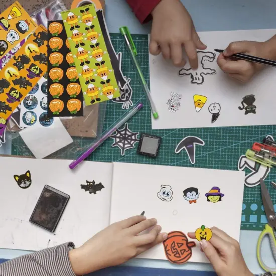 1000+ Assorted Halloween Stickers {5}