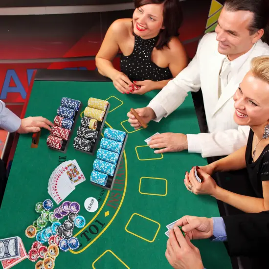 Black Aluminum Poker Chip Set with 600 Chips, Cards, Felt and Carrying Case {3}