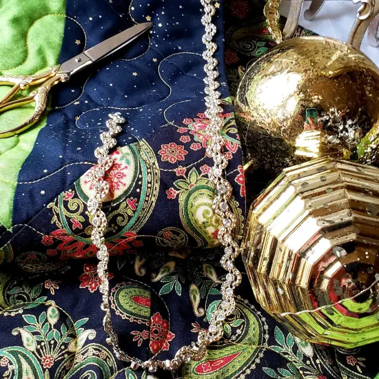 5 yards of Vee 1/2" Curve Rhinestone Trim | 5 yard cut Gold {4}