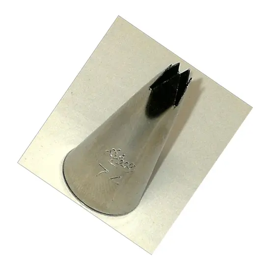 Regular Leaf Ateco Decorating Tip {2}