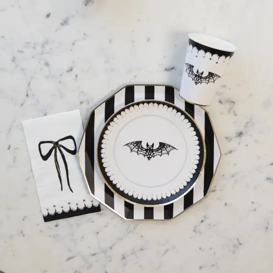 ELEGANT HALLOWEEN GUEST TOWELS {2}