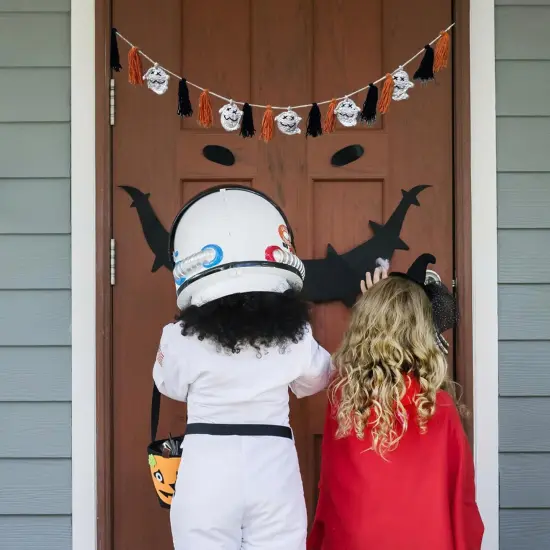 Handmade Halloween Garland with Tassels and Ghost {4}
