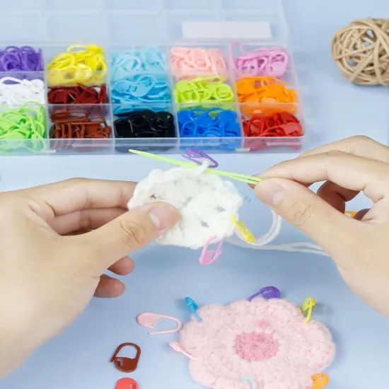 220/900 Pieces Stitch Markers {4}