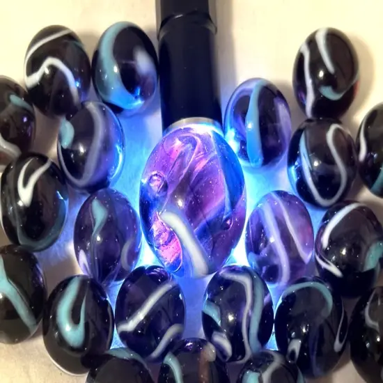 25 Glass Marbles ASTRONAUT Purple/Blue game vtg style Shooter Taws Mib Swirl {2}