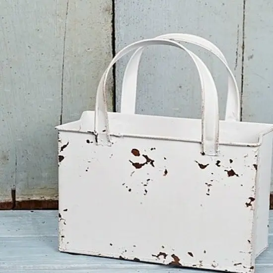 Distressed White Metal Tote Bag &ndash; Rustic Farmhouse Container for Floral Arrangements & Holiday Decor-M10827 {3}