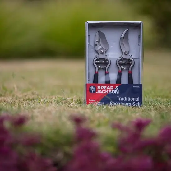 Spear & Jackson Drop Forged Bypass & Anvil Pruners Set, 2 Piece Professional Garden Pruning Tools, Durable Steel Blades, Comfortable Ergonomic Handles {5}