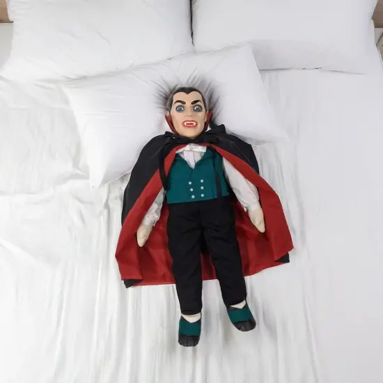 Traveler's Count Dracula Vintage Collector Doll (1985) {5}