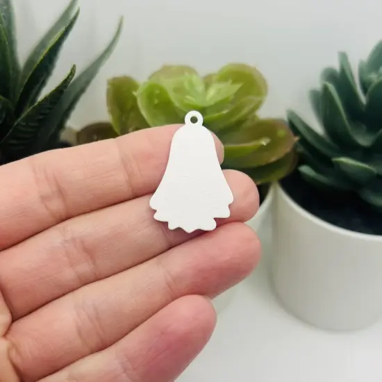 1, 4, or 20 Pieces: Cute Smiling Ghost Charms {4}
