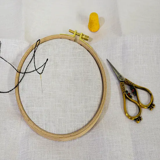 Scissors for Embroidery and Detail Work F07M4-2-SC3 {3}