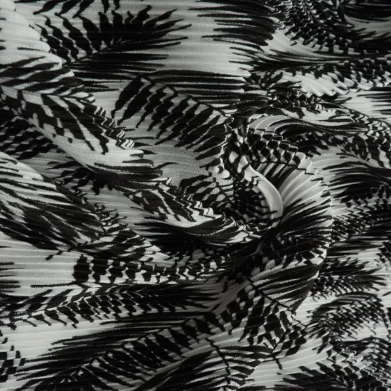 1 Yard Lightweight Soft Drape Tropical Leaf Interlock Pleated Fabric 58/60" Wide BLACK {2}