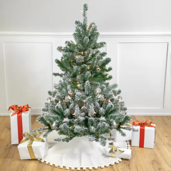 Northlight 4.5' Pre-Lit Full Flocked Natural Emerald Artificial Christmas Tree - Warm Clear Lights Green {1}