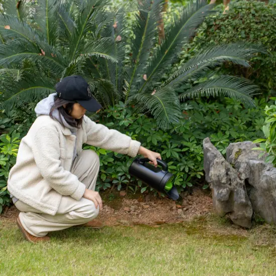 Gardenised Handheld Seed Spreader Versatile Lawn & Garden Tool Adjustable Shaker for Fertilizer Grass Seed Salt Ice Melt Deicer Growth Enhancer & Fish Feed Ideal for Landscaping Sports Fields & Yard {5}