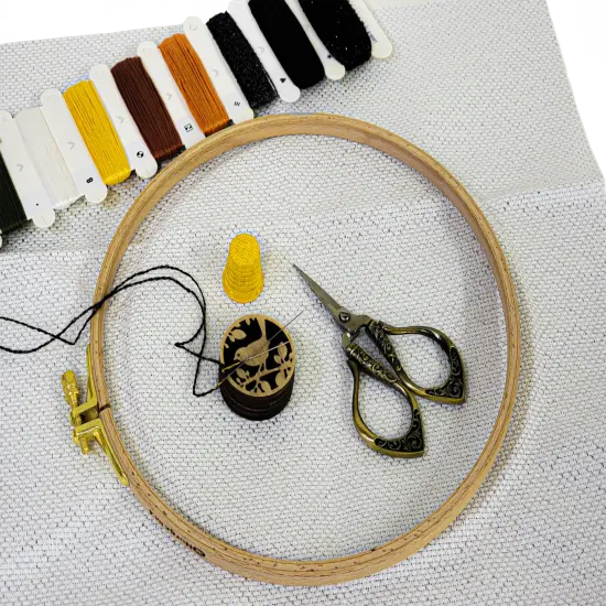 Scissors for Embroidery and Detail Work F07M4-2-SC4 {3}