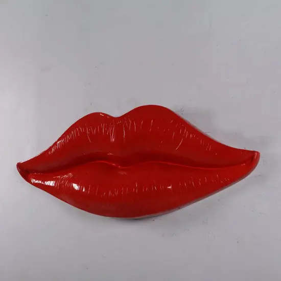 Lips Red Wall Decor Prop Resin Statue {3}