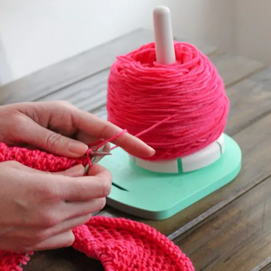 Prym The Yarn Valet Yarn Dispenser {5}