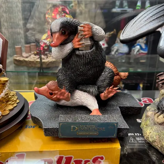 Fantastic Beasts 3 Adolescent Nifflers Life Size Statue {2}