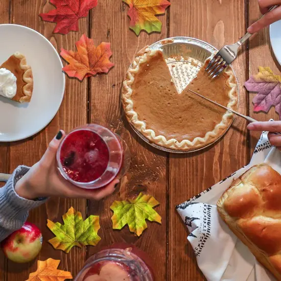 300pcs Autumn Maple Leaves {2}