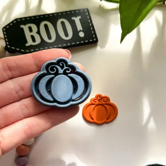 EMBOSSED PUMPKIN | HALLOWEEN | CLAY CUTTER {2}