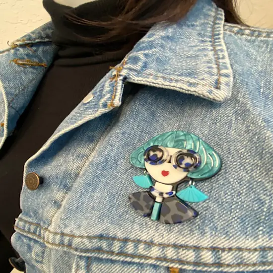 Wrapables Acrylic Fashion Brooch Pin for Sweaters, Coats, Scarves, and Bags, Quirky Blue {5}