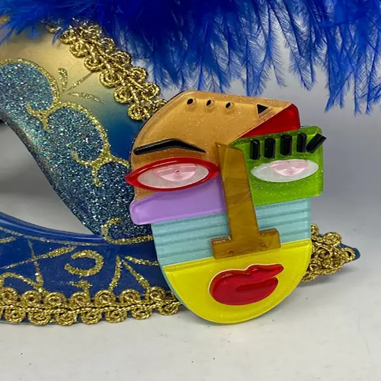 Wrapables Acrylic Fashion Brooch Pin for Sweaters, Coats, Scarves, and Bags, Abstract Face {4}