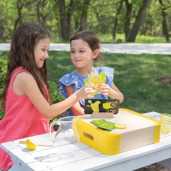 Fat Brain Toys Lemonade Stand Set {5}